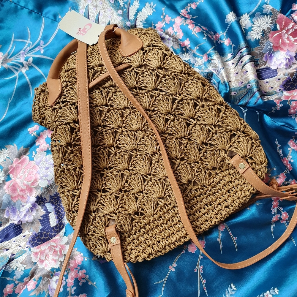 Back pack - Picture 2 of 2